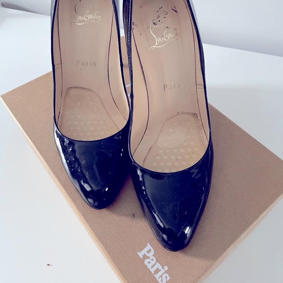 Christian Louboutin - Picture 4 of 7